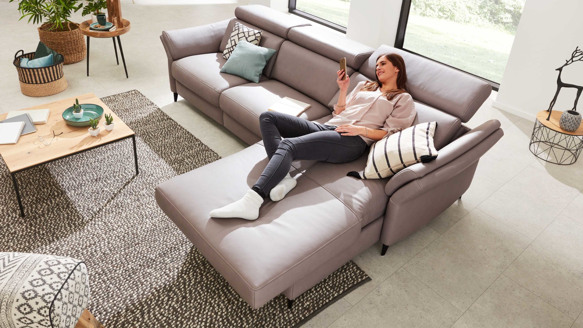 Mehrpreis Interliving aus Metall in Transparent Interliving Sofa Serie 4055 - Relaxfunktion MoLi einmotorige Relaxfunktion