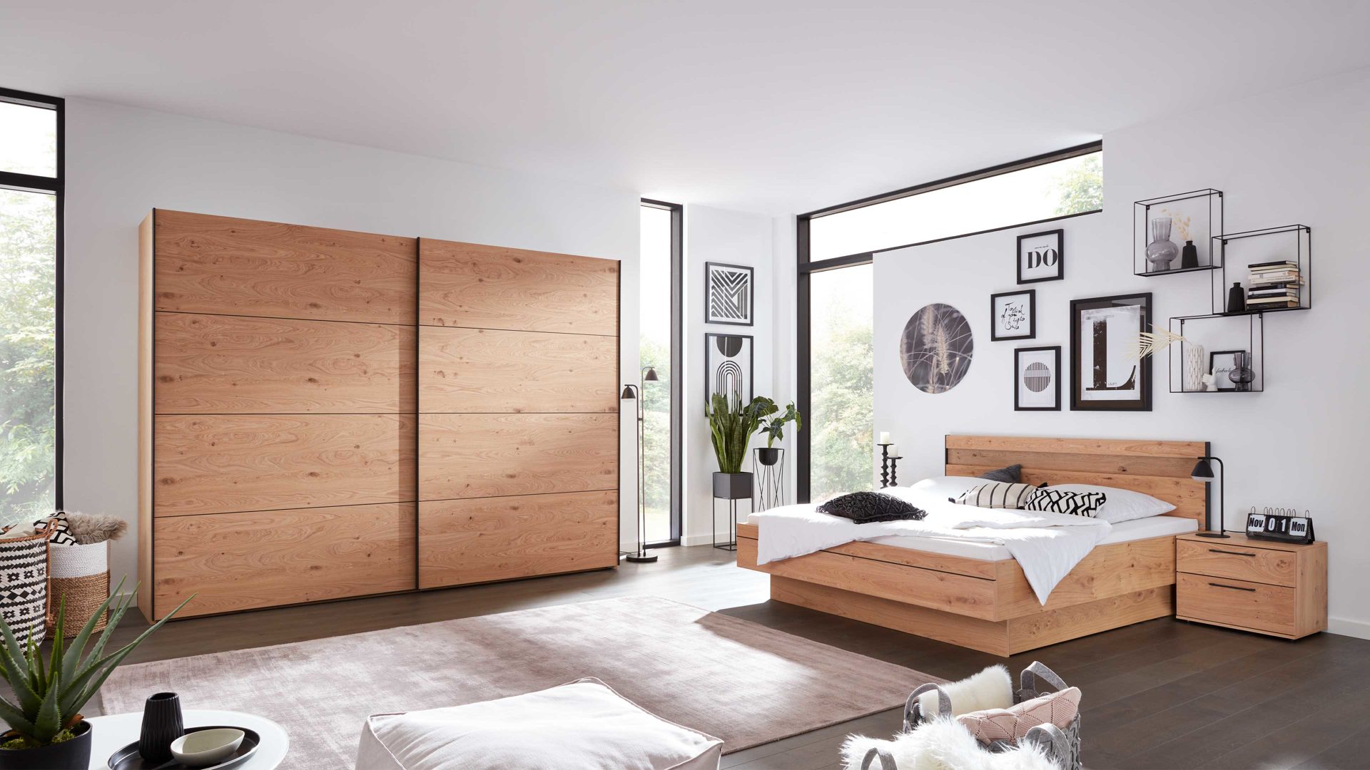 Komplettzimmer Interliving aus Holz in Holzfarben Interliving Schlafzimmer Serie 1024 – Komplettzimmer Design 24, vierteilig - Balkeneiche