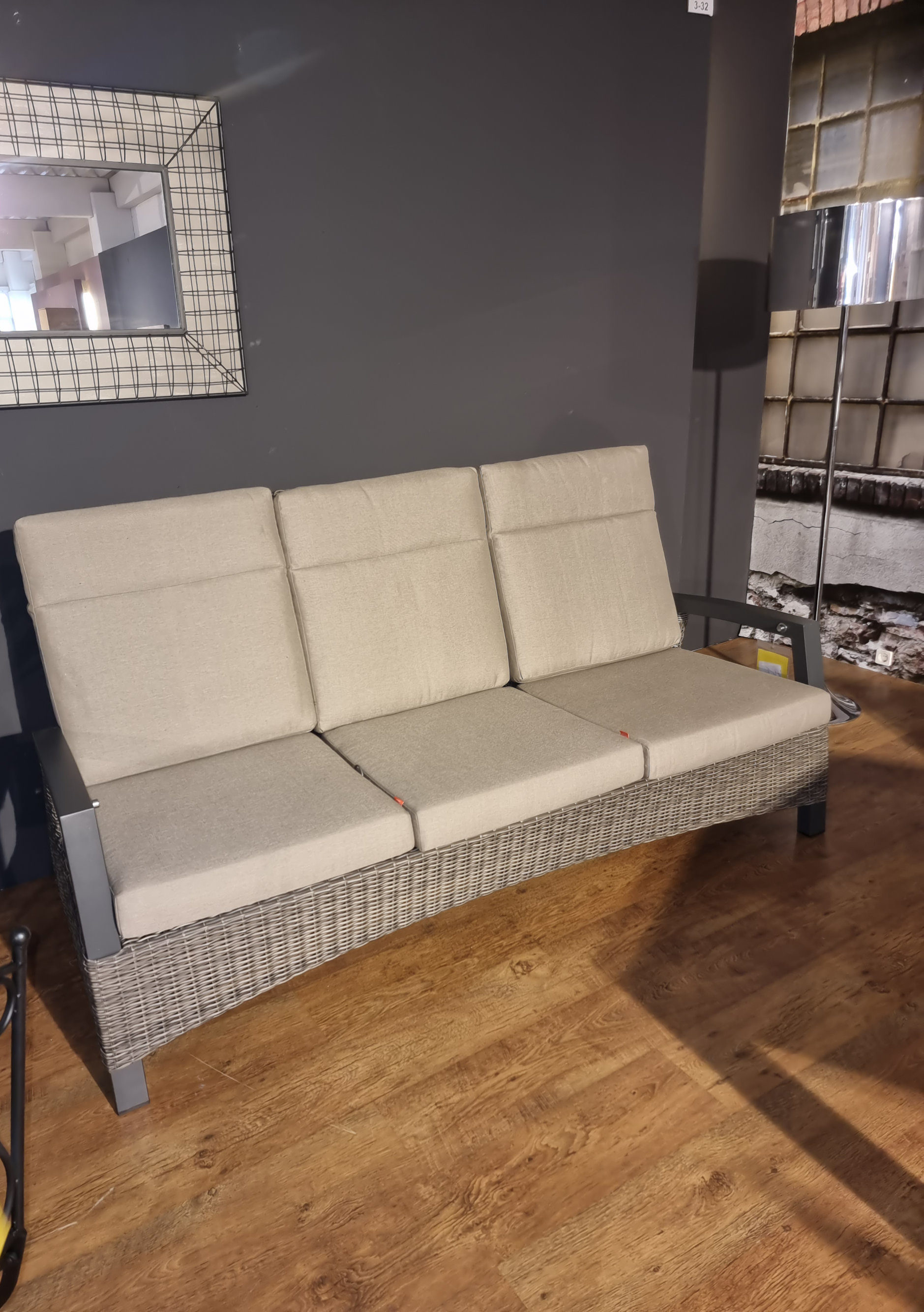 Basisprodukt Gautzsch aus Aluminium Geflecht Rattan Stoff Textil in Grau Lounge Sofa 3-sitzig Corido Geflecht: Gardino in charcoal grey, halbrund